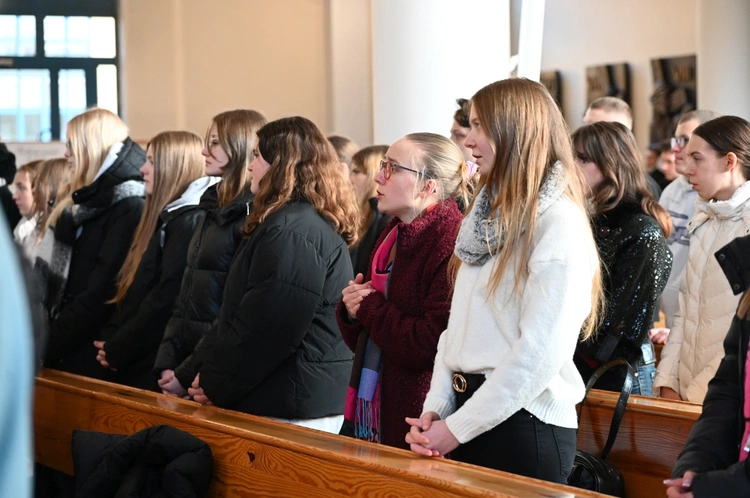 Msza św. z okazji Światowego Dnia Młodzieży