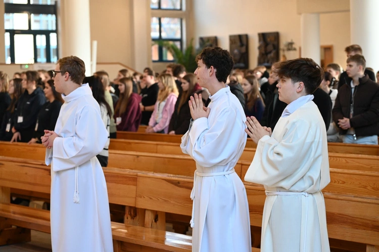 Msza św. z okazji Światowego Dnia Młodzieży