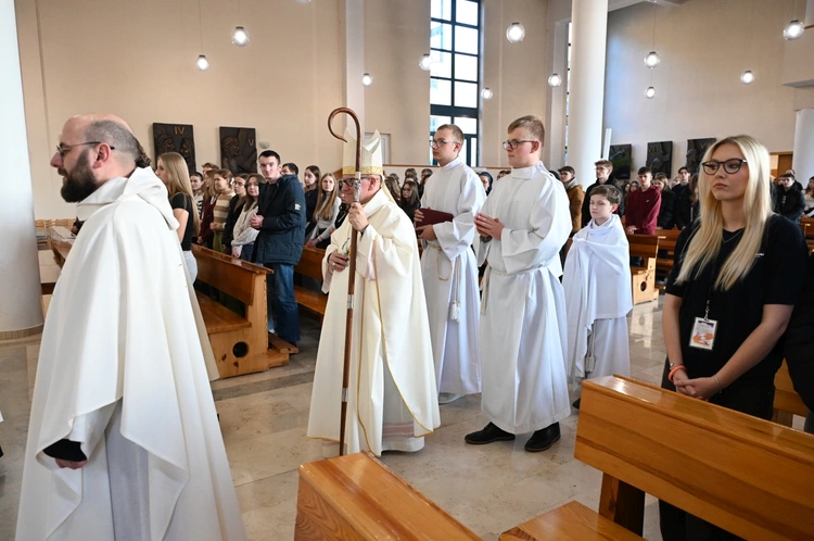 Msza św. z okazji Światowego Dnia Młodzieży