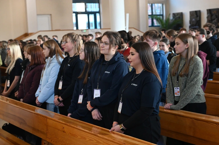 Msza św. z okazji Światowego Dnia Młodzieży