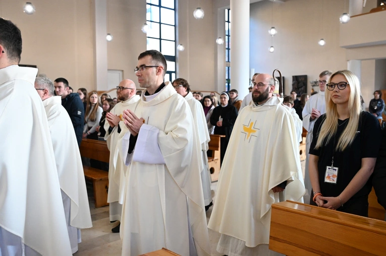 Msza św. z okazji Światowego Dnia Młodzieży