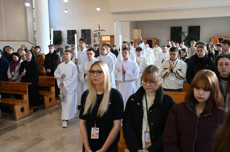 Msza św. z okazji Światowego Dnia Młodzieży