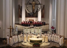 Abp Andrzej Przybylski: Najważniejszym znakiem Królestwa Chrystusa jest krzyż