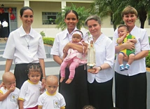 Nie habit czyni zakonnicę. Po co Kościołowi siostra w żakiecie?