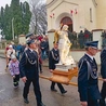 Pożegnanie statuy.