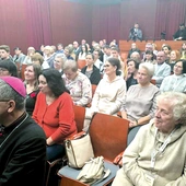 W każdym spotkaniu uczestniczyło ponad  100 osób. 