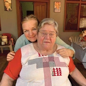 Koszalinianka z dr Heleną Pyz w ośrodku Jeevodaya.