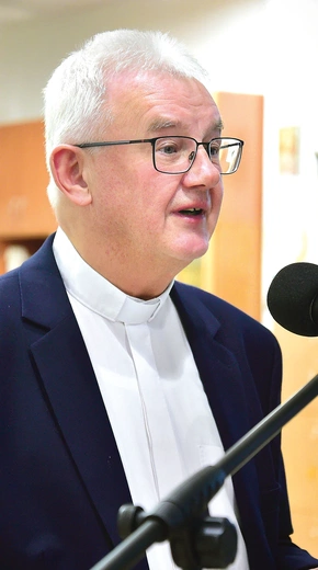 – Był księciem poetów, ale tytuł książęcy dotyczył także administracji świeckiej na terenie Warmii – zauważa ks. Andrzej Kopiczko.