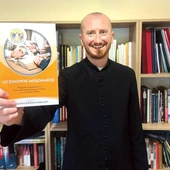  Komisja Duszpasterstwa KEP przygotowała komplet materiałów  na nowy  rok duszpasterski – pięć zeszytów tematycznych oraz dodatkowe materiały dla rodzin, które pomogą wprowadzać program w parafiach. – Korzystajmy z pomocy duszpasterskich, niech przynoszą dobre owoce – zachęca ks. Cymerman.