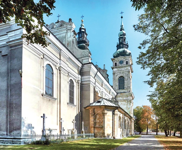 Parafia pw. Wniebowzięcia NMP jest najstarszą placówką, która powstała w Tarnobrzegu.