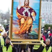 Eucharystię poprzedziła  uroczysta procesja.