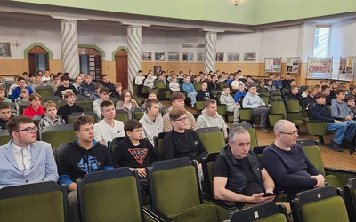 Zajęcia odbywały się w auli Jana Pawła II.