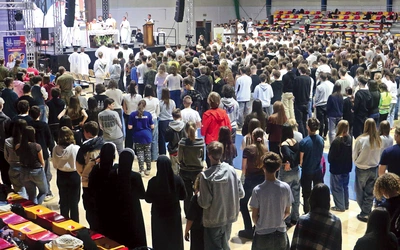 – Takie wydarzenia dodają skrzydeł i ożywiają naszą relację z Bogiem – mówią uczestnicy.