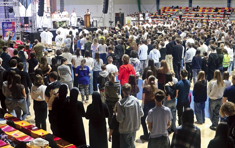 – Takie wydarzenia dodają skrzydeł i ożywiają naszą relację z Bogiem – mówią uczestnicy.