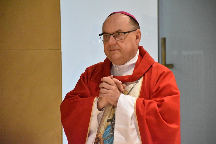 Tam łączą się wszystkie tory ludzkiego życia - odpust w kaplicy na dworcu