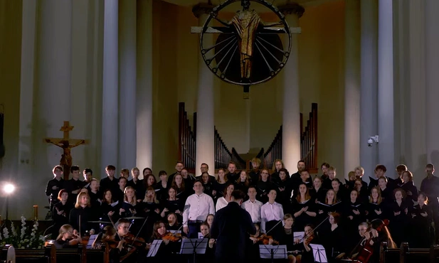 Katowice. W środę w Spodku widowisko "Katedra"