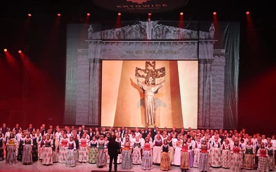 Widowisko "Katedra" w katowickim Spodku