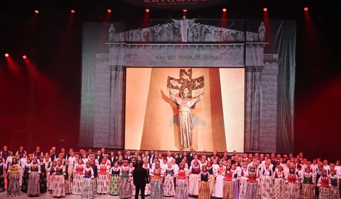 Widowisko "Katedra" w katowickim Spodku