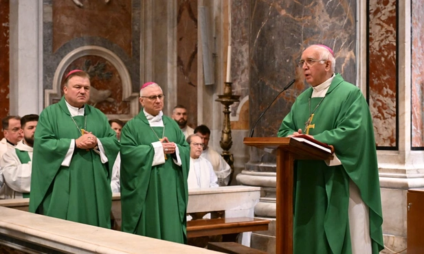 Podczas Mszy przy grobie Jana Pawła II