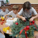 Wigilijna świeca Caritas już płonie