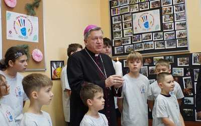 Wigilijna świeca Caritas już płonie