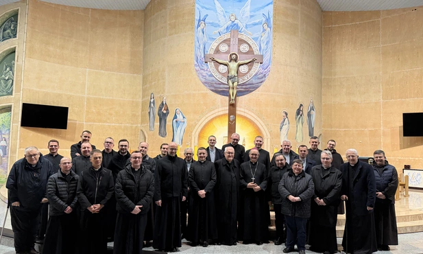 Arcybiskup Andrzej Przybylski odwiedził już 27 dekanatów archidiecezji katowickiej