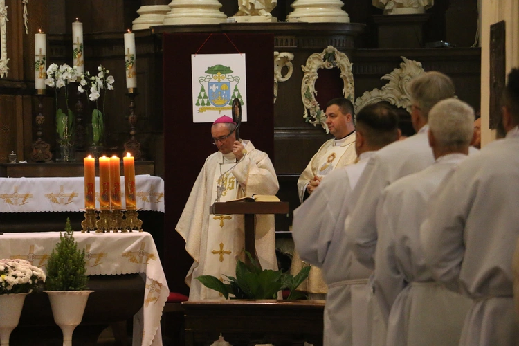 Płock. Ustanowienie nadzwyczajnych szafarzy Komunii św.