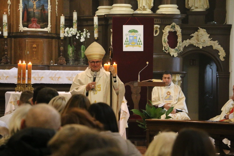Płock. Ustanowienie nadzwyczajnych szafarzy Komunii św.