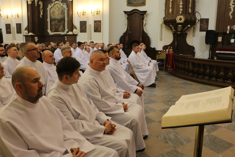 Płock. Ustanowienie nadzwyczajnych szafarzy Komunii św.