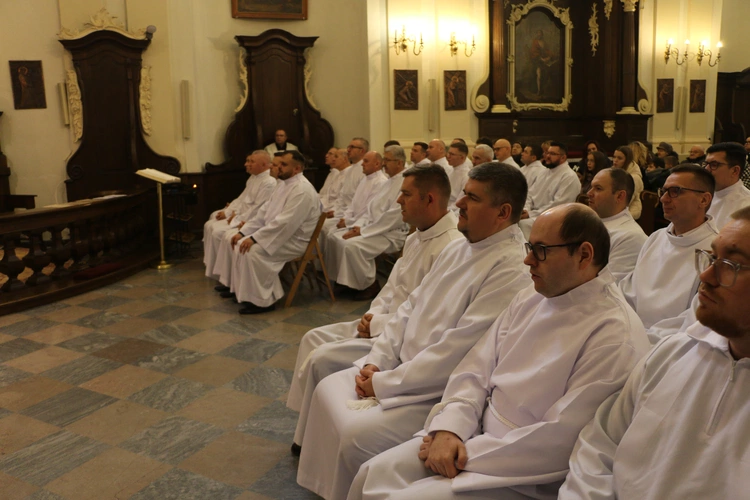 Płock. Ustanowienie nadzwyczajnych szafarzy Komunii św.