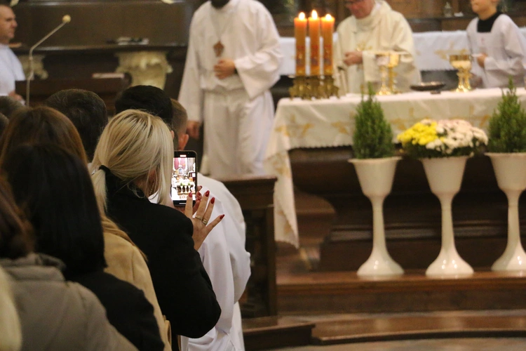 Płock. Ustanowienie nadzwyczajnych szafarzy Komunii św.