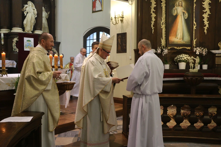 Płock. Ustanowienie nadzwyczajnych szafarzy Komunii św.