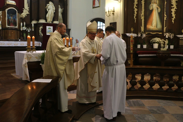 Płock. Ustanowienie nadzwyczajnych szafarzy Komunii św.