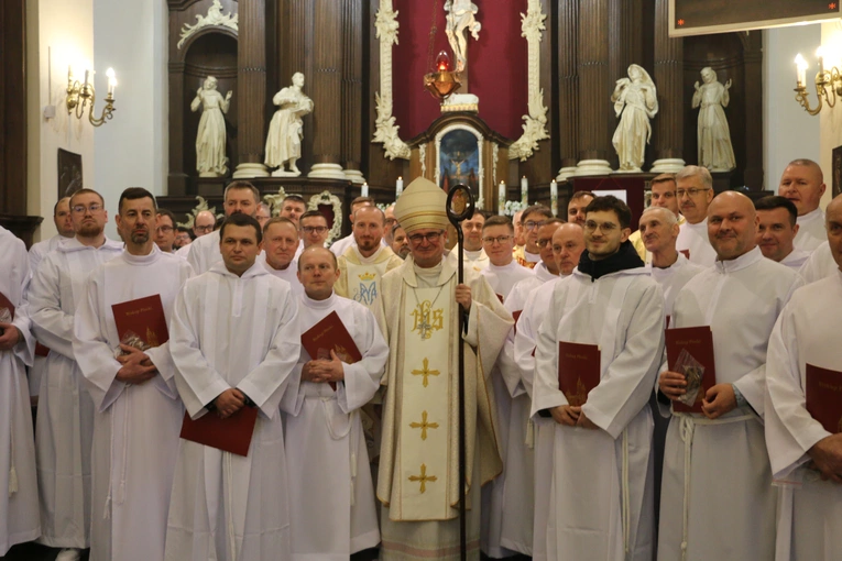 Płock. Ustanowienie nadzwyczajnych szafarzy Komunii św.
