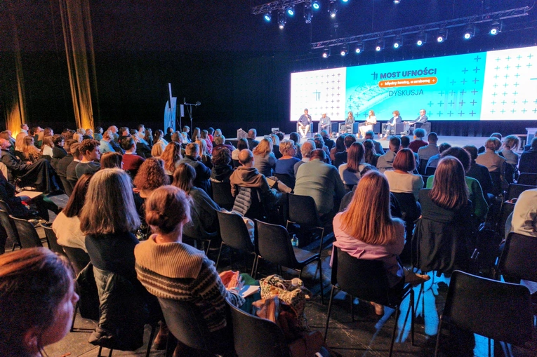 Operacja na otwartym sercu Kościoła