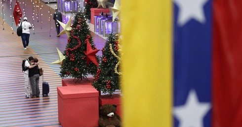 Trump jednostronnie zamyka przestrzeń powietrzną nad Wenezuelą. Wenezuela: "To kolonialna groźba"