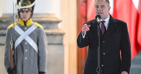 Prezydent Nawrocki ograniczy wizytę na Węgrzech po spotkaniu Orbana z Putinem