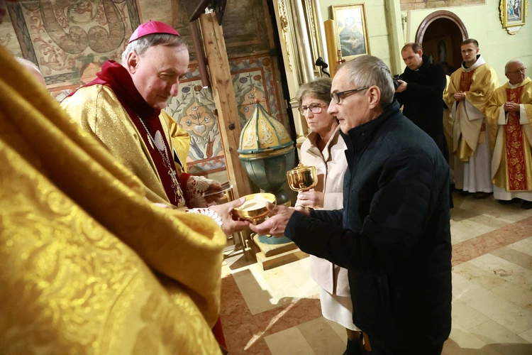 Nowy ołtarz w Polnej