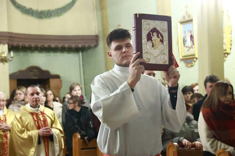 Nowy ołtarz w Polnej