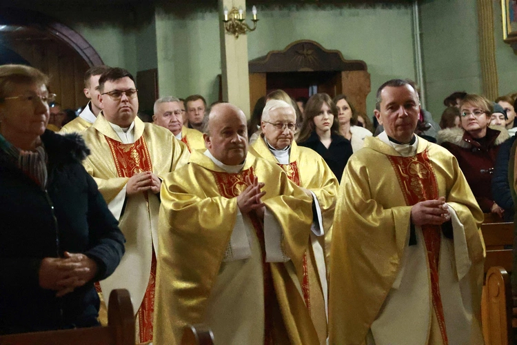 Nowy ołtarz w Polnej