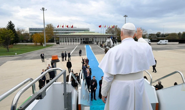Papież Leon XIV już w Libanie. Powitanie i spotkanie z władzami