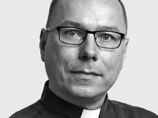 Bóg przychodzi i przechodzi przed naszymi oczami