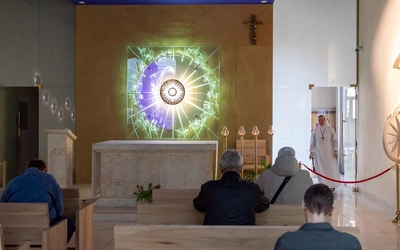 Spowiedź na dworcu kolejowym we Wrocławiu - Stacja Miłosierdzie!