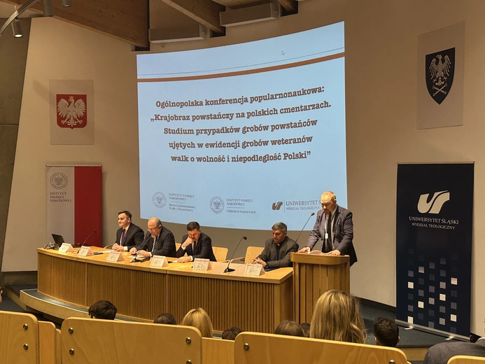 Katowice. Konferencja "Krajobraz powstańczy na polskich cmentarzach"