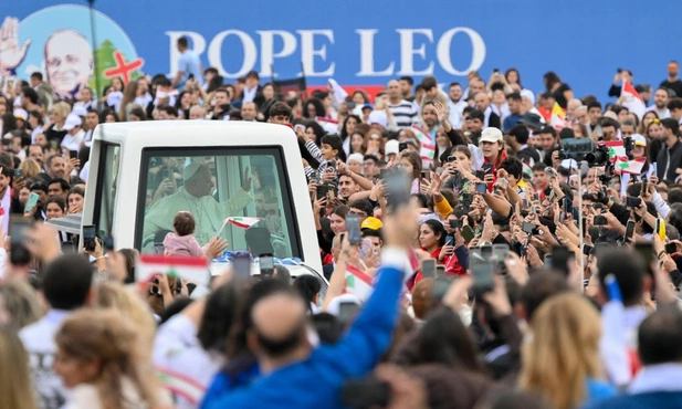 Papież podczas Mszy w Bejrucie
