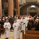 Krzyż z głogowskiej kolegiaty poświęcony