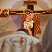 Krzyż z głogowskiej kolegiaty poświęcony