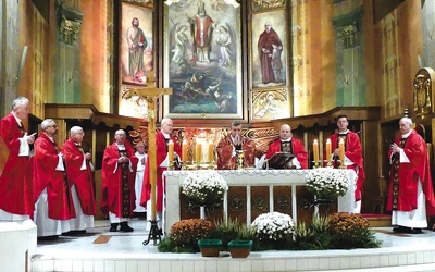 Bp Roman Pindel przewodniczył Mszy św. jubileuszowej wspólnoty z Bielska-Białej.