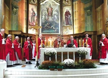 Bp Roman Pindel przewodniczył Mszy św. jubileuszowej wspólnoty z Bielska-Białej.