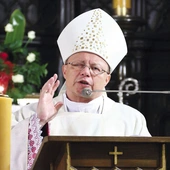 Po 8 latach kardynał wraca do swojego rodzinnego miasta.